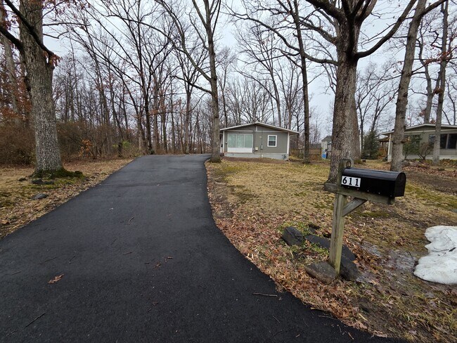 Foto del edificio - 611 Austin Ln