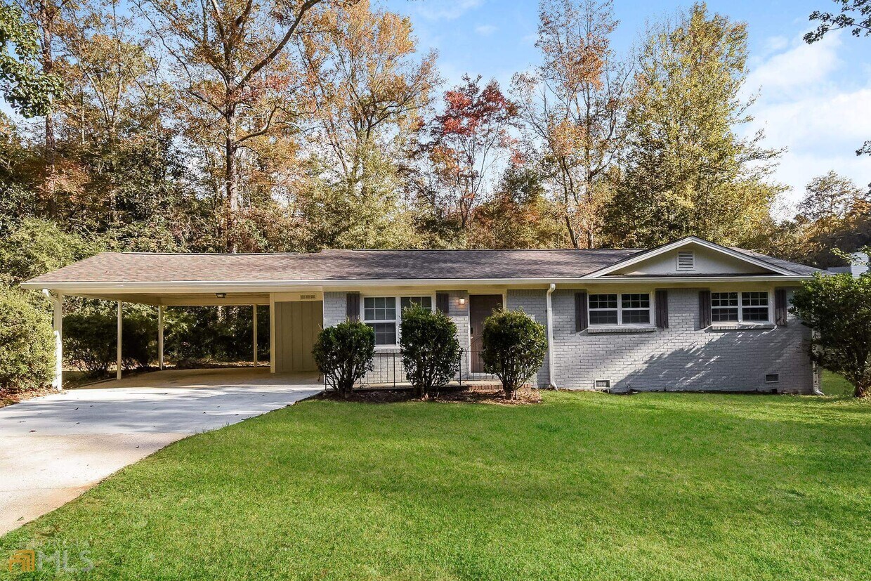 2167 Chestnut Log Way, Lithia Springs, GA 30122 House for Rent in