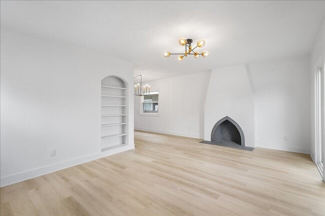 Building Photo - 2064 Encinal Ave