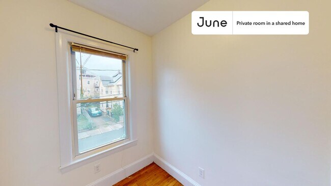 Foto del edificio - Room in Shared 3 bed/1 bath home