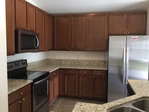 Building Photo - 351 N Twin Maple Rd