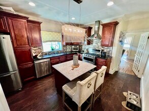 Building Photo - 41 Pearl St