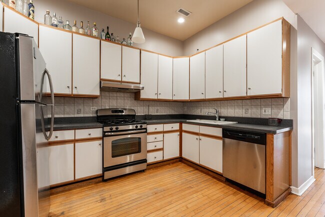 Foto del edificio - 2202 W Belmont Ave