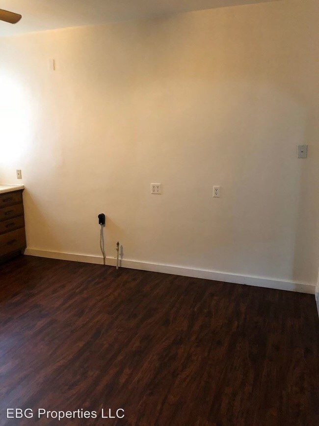 Building Photo - 2 br, 1 bath House - 111 Orchard Street