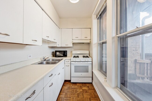 Building Photo - 2057 N Seminary Ave