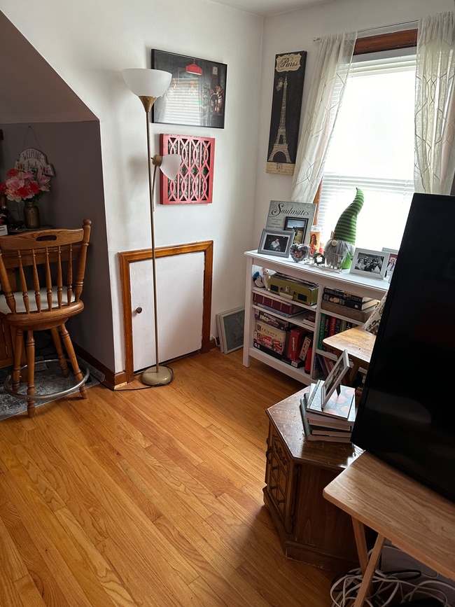 computer nook/office - 242 Orient Way