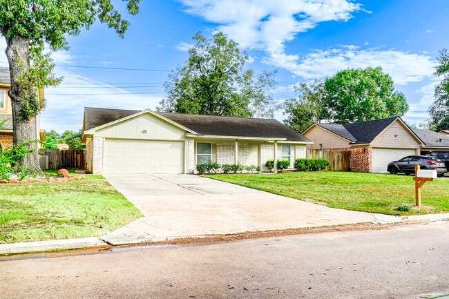 Building Photo - 19414 Leafwood Ln