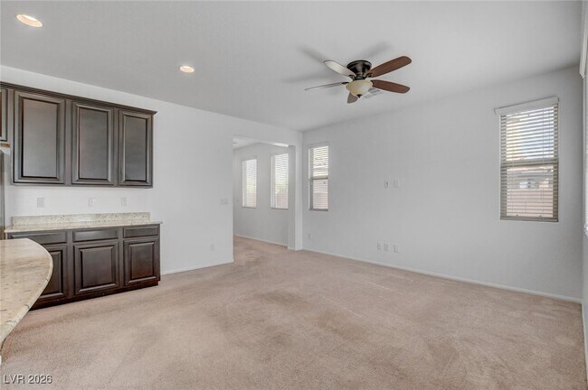 Foto del edificio - 6325 Beavertail Pond Ave