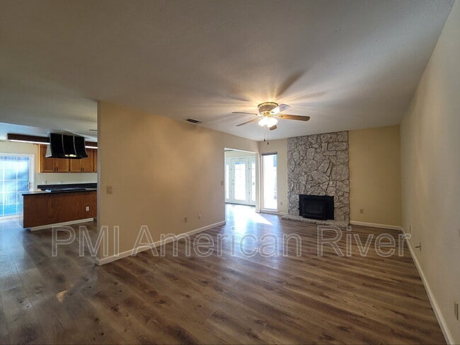 Foto del edificio - 5640 Andrea Blvd