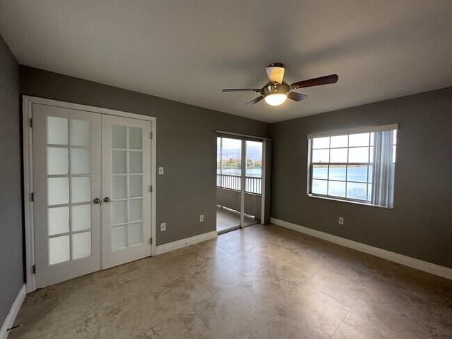 Building Photo - 2811 N Oakland Forest Dr