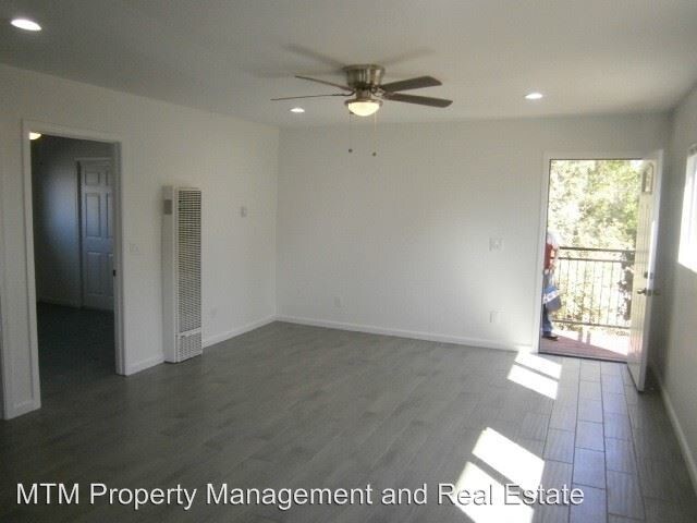 Building Photo - 1515 Skyline Dr