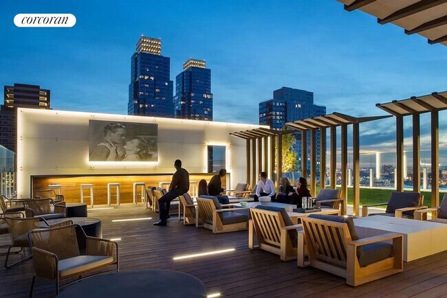 Foto del edificio - 550 W 45th St