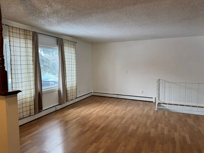 Building Photo - 4400 Everton Dr