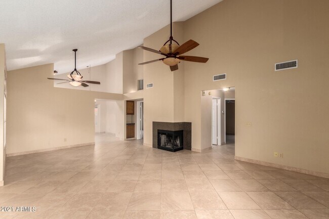Foto del edificio - 3233 E Hiddenview Dr