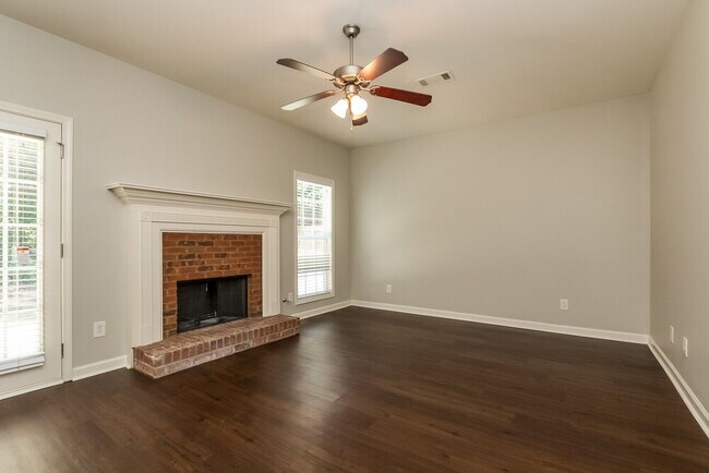 Foto del edificio - 3611 Cedar Springs Ln SE