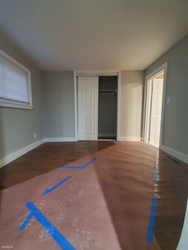 Building Photo - 2 br, 1 bath House - 52 Short Beach Rd
