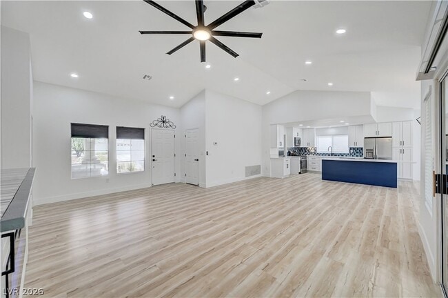 Foto del edificio - 10000 Woodhouse Dr