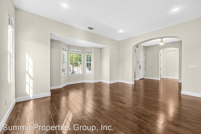 Building Photo - 5 br, 4 bath House - 5002 Enderby Street