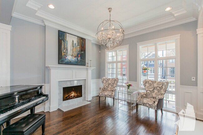 Foto del edificio - 3334 N Claremont Ave