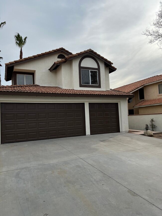 Foto del edificio - 357 Tahoe St