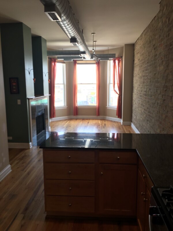 Building Photo - 2368 N Elston Ct