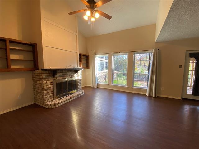 Foto del edificio - 606 Old Country Rd