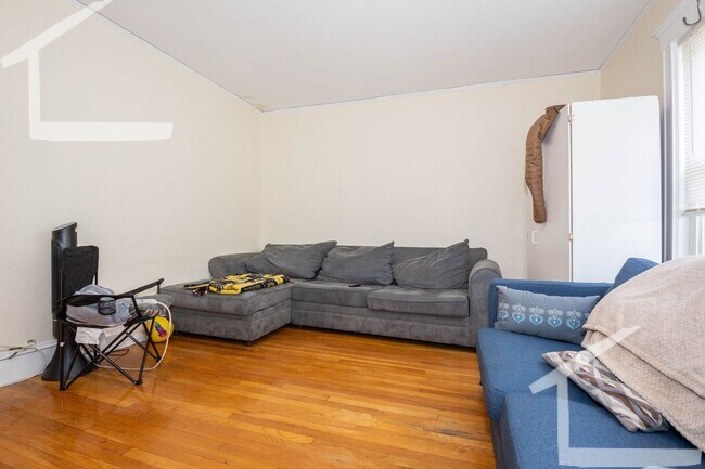 Foto del edificio - Brighton 4Bed / 2Bath with 2 Parking spots...