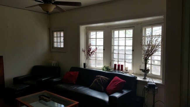 Front Living Room - 306 N State St