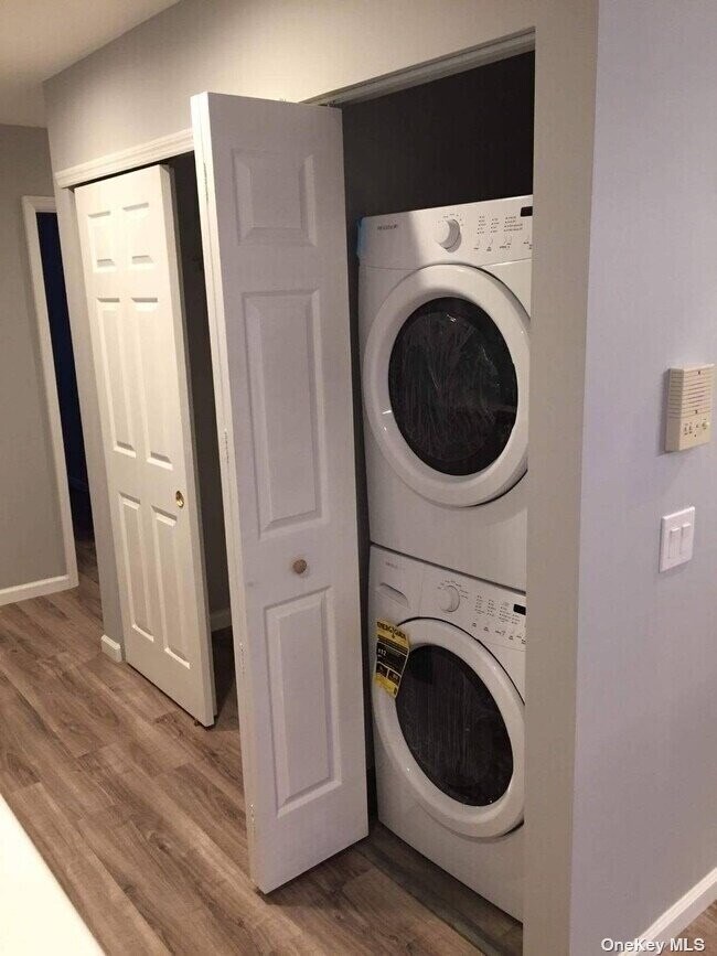 Building Photo - 210 Beach 79th St