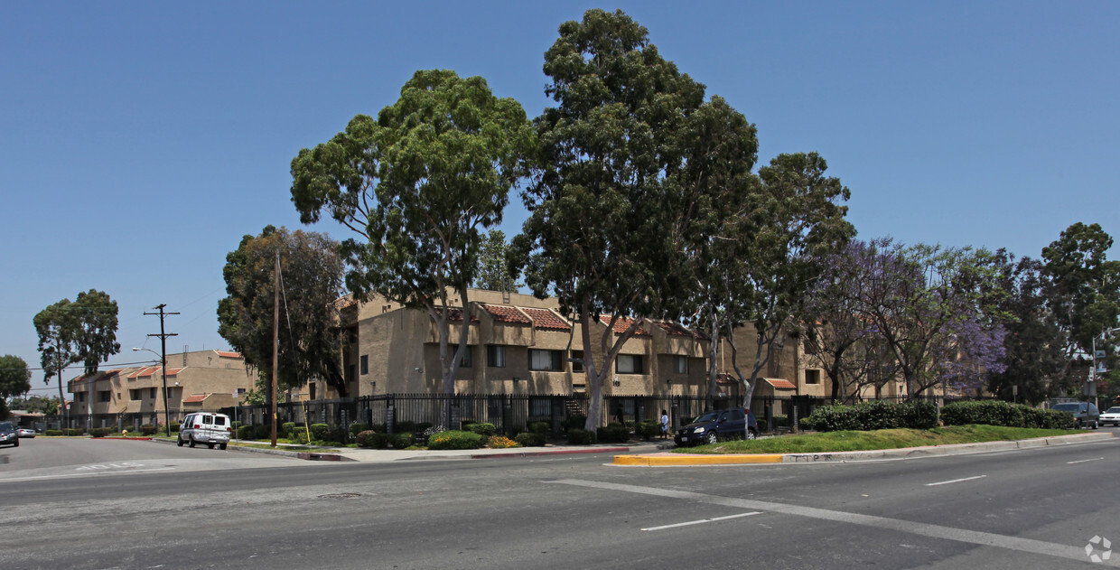 Foto principal - Douglas Park Apartments