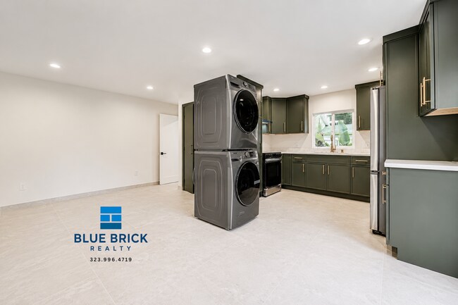 Foto del edificio - 5622 Radford Ave