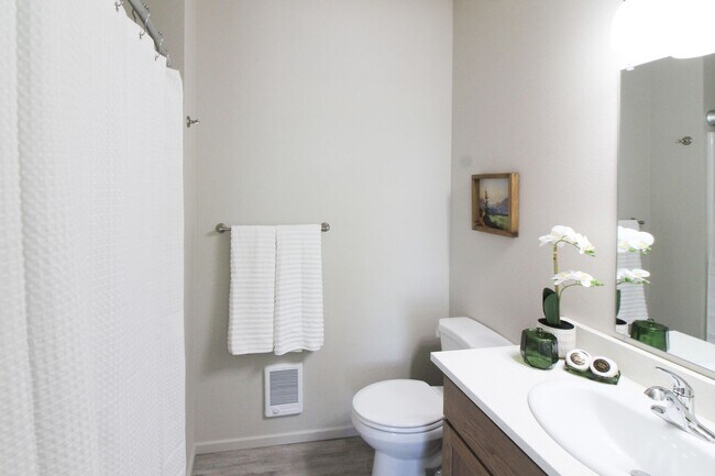 Foto del edificio - 2 bedroom, 2 bath apartment home in Othello