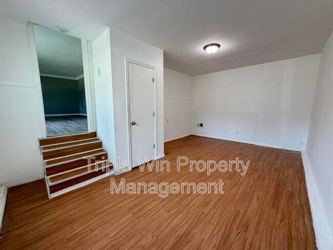 Building Photo - 6801 Knoll Ave