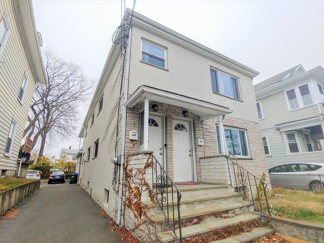 582 Riverside Ave, Medford, MA 02155 Apartments in Medford, MA