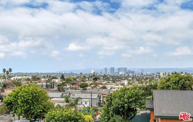 Foto del edificio - 4703-4704 Saturn St