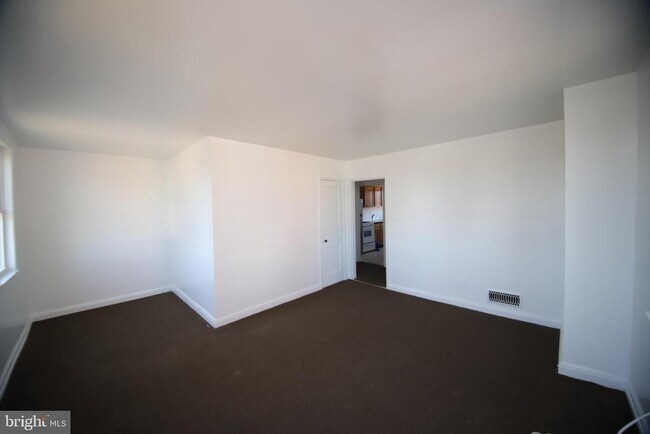 Building Photo - 2962 Sollers Point Rd