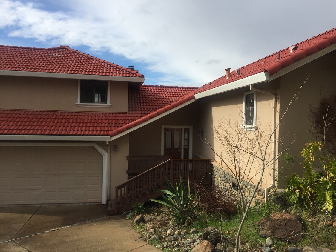 Foto del edificio - Great Location in Folsom-4 Bedroom Home!!