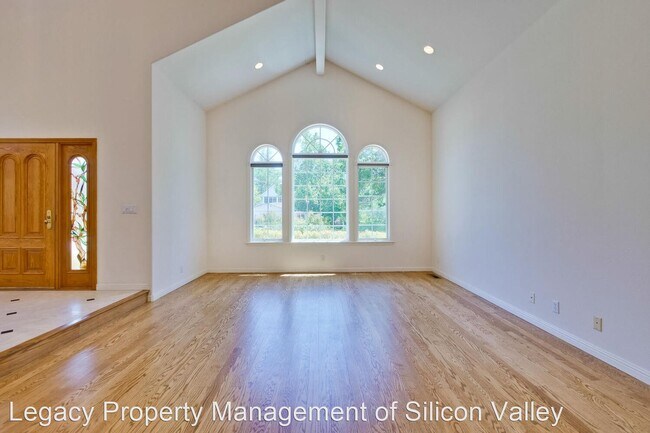 Foto del edificio - 4 br, 3.5 bath House - 645 Greenview Place