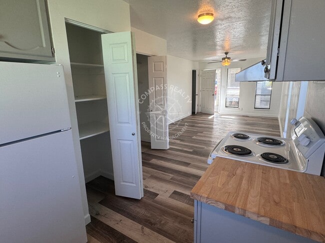 Building Photo - 258 W 400 S