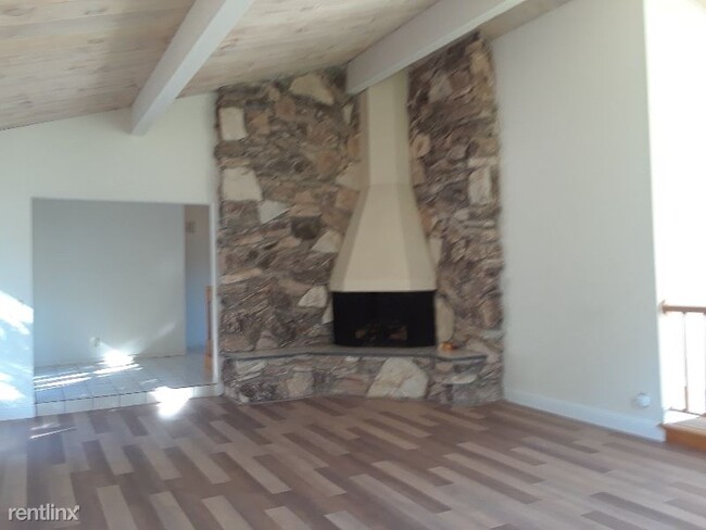 Building Photo - 1 br, 1 bath House - 2950 Club Road