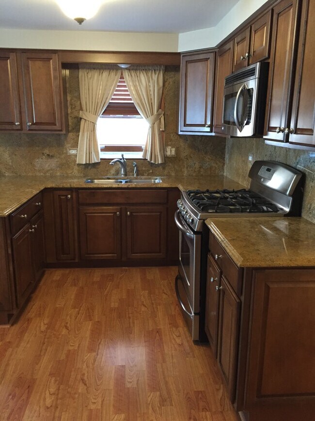 Building Photo - 8210 Enger Ln