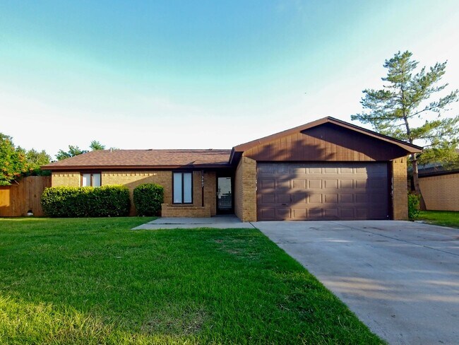 Foto del edificio - Honey I'm Home, 3 bedroom 2 Bath Newly Remodeled