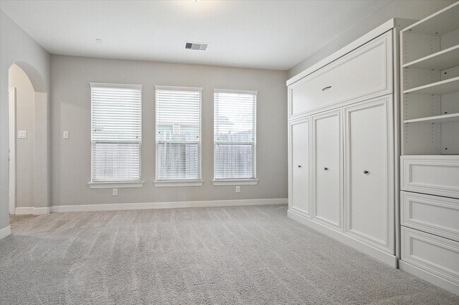 Foto del edificio - 430 N Live Oak St