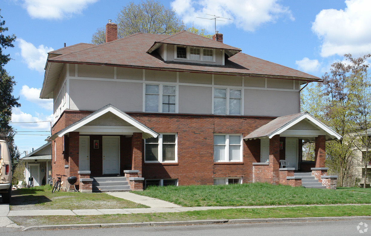 Primary Photo - Cedar Street Apartments (602 - 618 S Cedar)