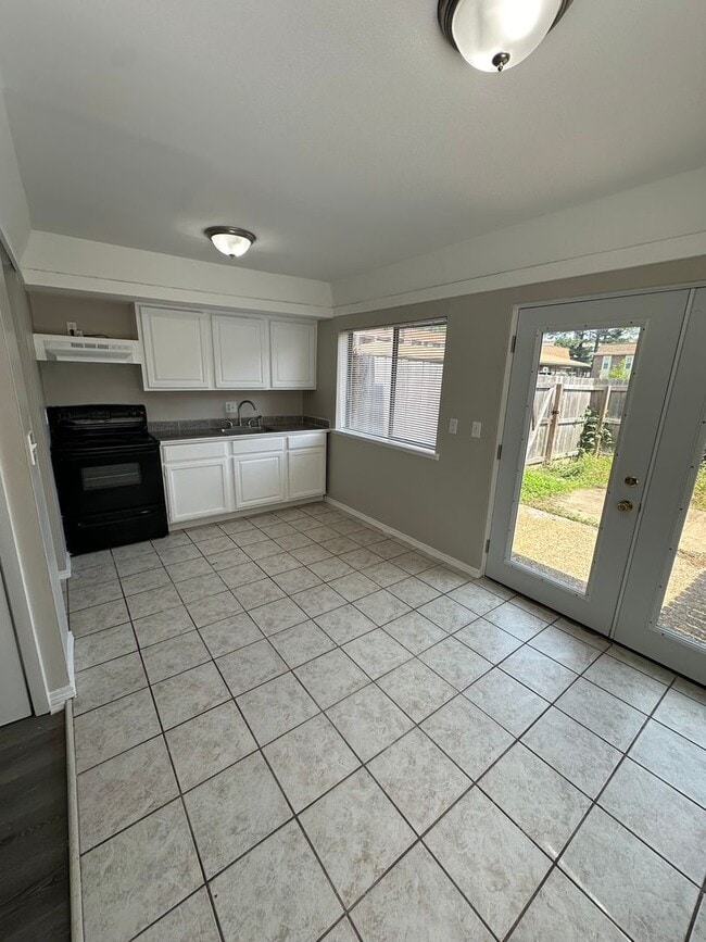Building Photo - 2BD/1.5BA Townhouse located in Germantown!