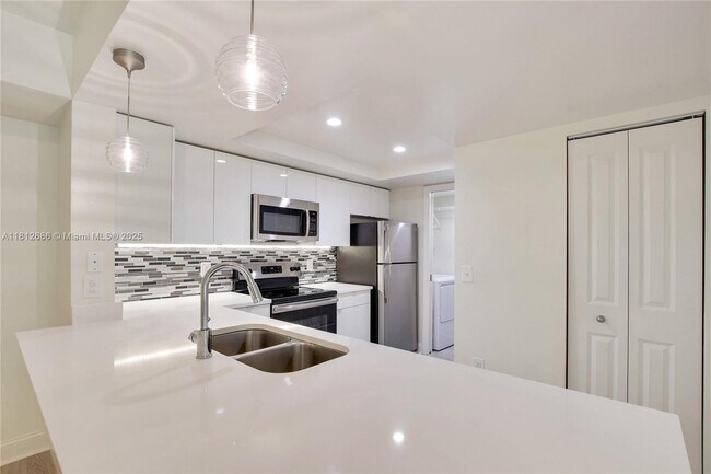 Foto del edificio - 3605 NE 207th St