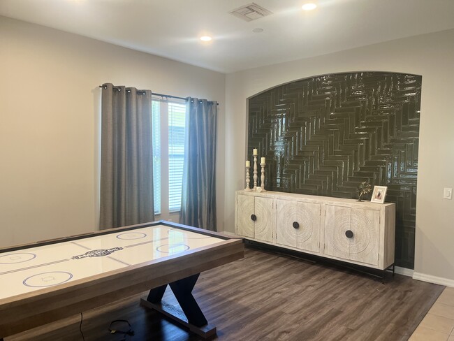 Building Photo - 3620 Hurston St