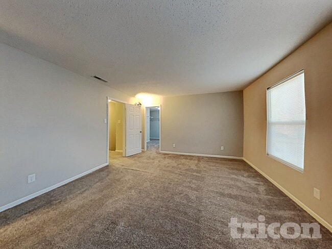 Foto del edificio - 3222 Black Forest Ln