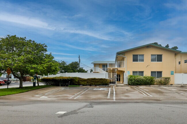 Foto del edificio - 361 SE 19th Ave