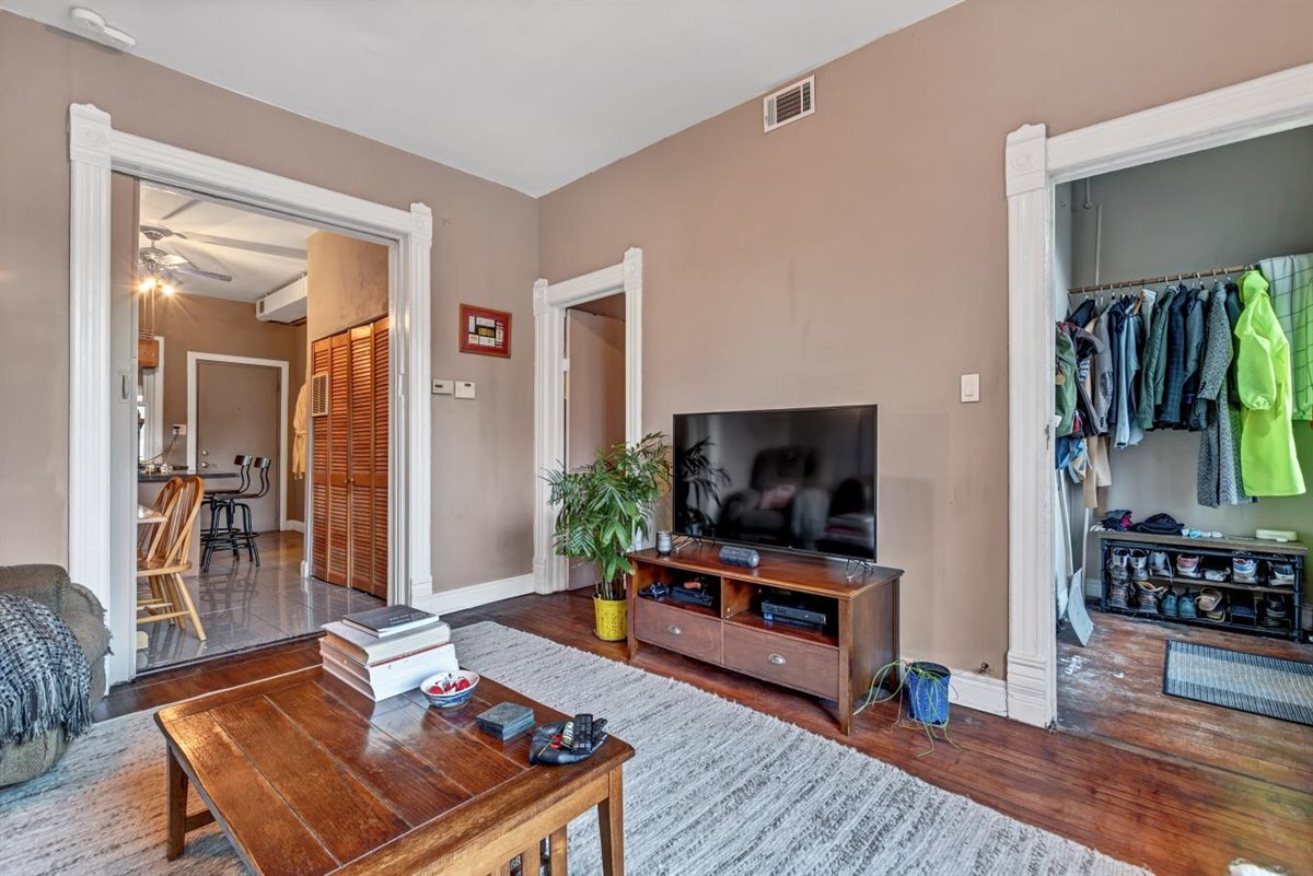 Foto principal - 1410 N Maplewood Ave